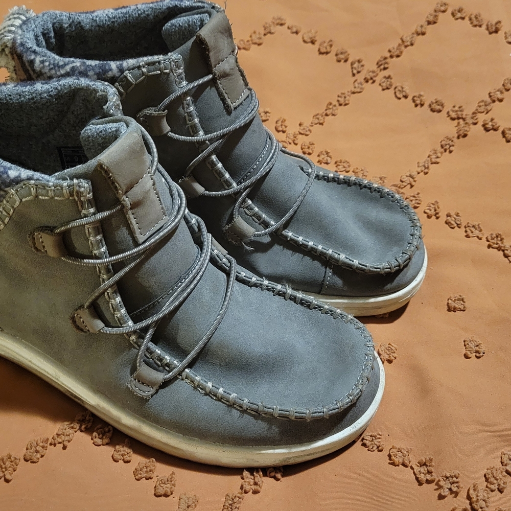 Hey Dude Gray Winter Boots with Distinctive Lacing